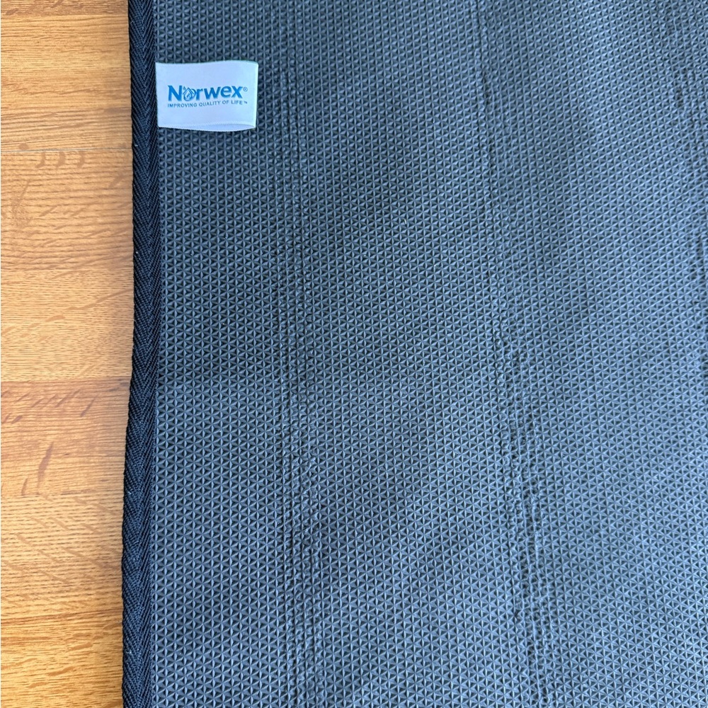 Norwex Entry Rug - Picture 3 of 9